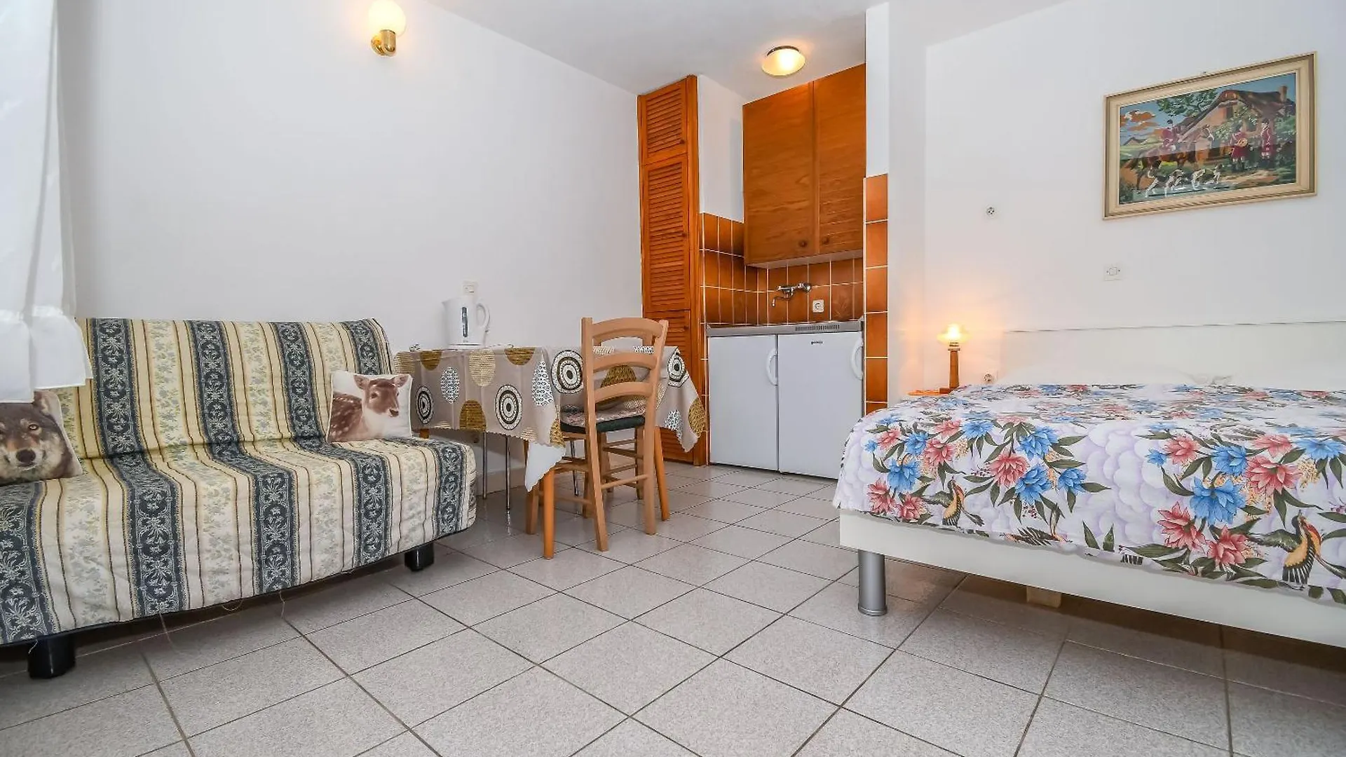 Apartments Anna Trogir 0*,