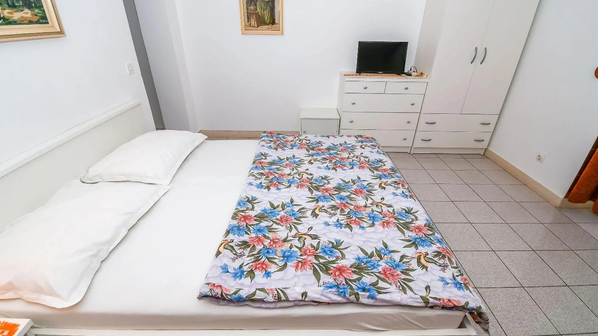 Apartments Anna Trogir