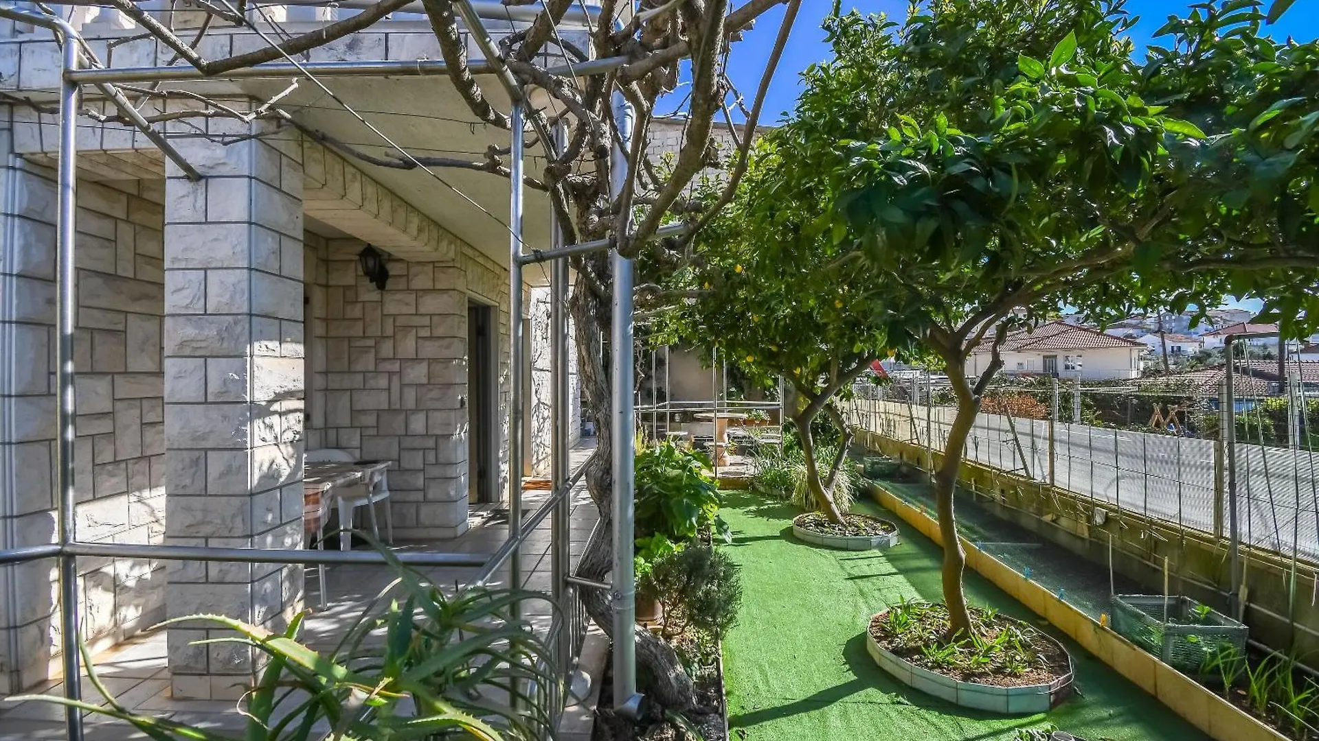 Apartments Anna Trogir